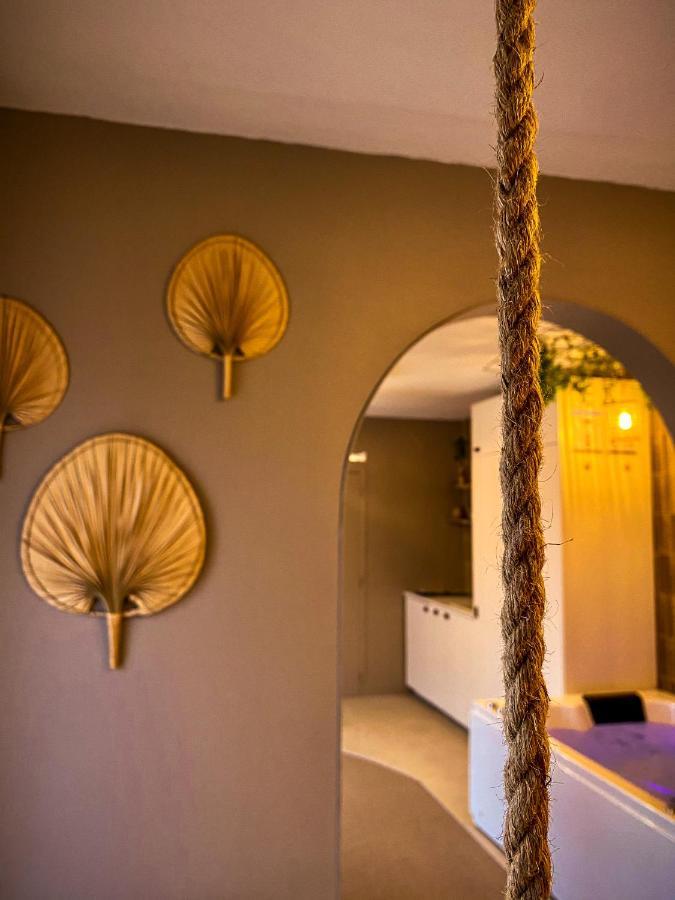 Love Room Suite Bali - Auray En Bretagne Brech Exterior photo